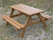 Thames Picnic Table  Recycled Plastic